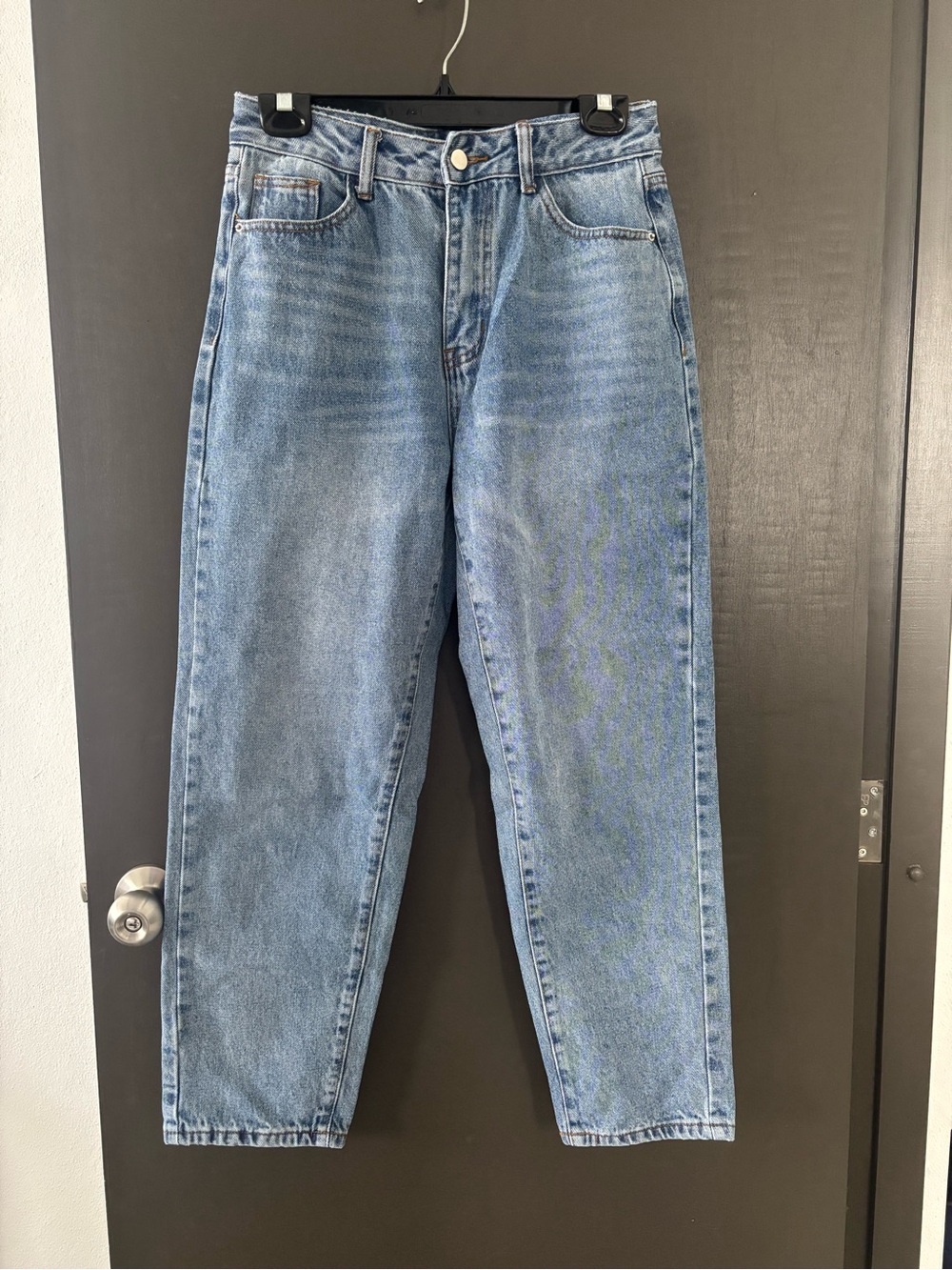 High-Rise Mom Fit Jeans - Light Wash - Size 28 - Like New